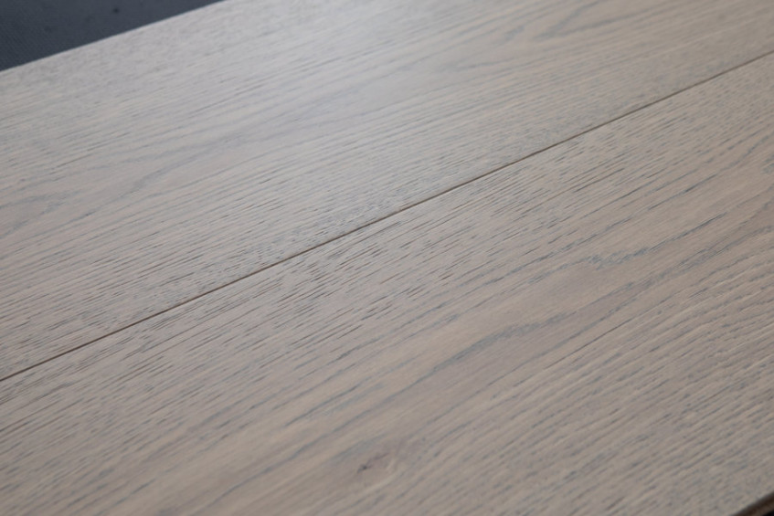 Паркетная доска AUSWOOD PRIME OAK ORION — фактура поверхности, перспективный ракурс