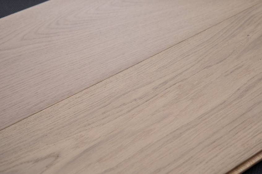 Паркетная доска AUSWOOD PRIME OAK VEGA — фактура поверхности, перспективный ракурс